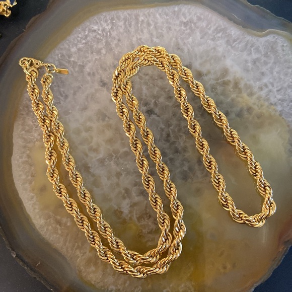 Vintage Monet golden twist necklace Guc 24" - Picture 5 of 8